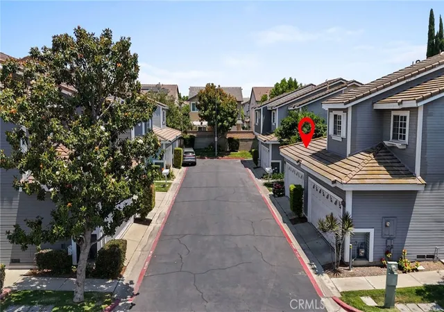 Photo 4 of Single family home for sale at 6783 Bradford Ct, Chino, CA 91710 | MLS# CV26211262 | Listing updated on 2026-10-29