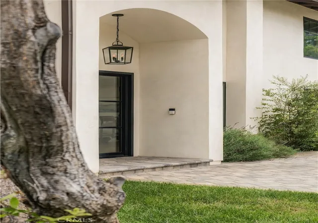 Photo 2 of Single family home for sale at 4335 Chaumont Rd, Woodland Hills, CA 91364 | MLS# SR26211211 | Listing updated on 2026-10-09