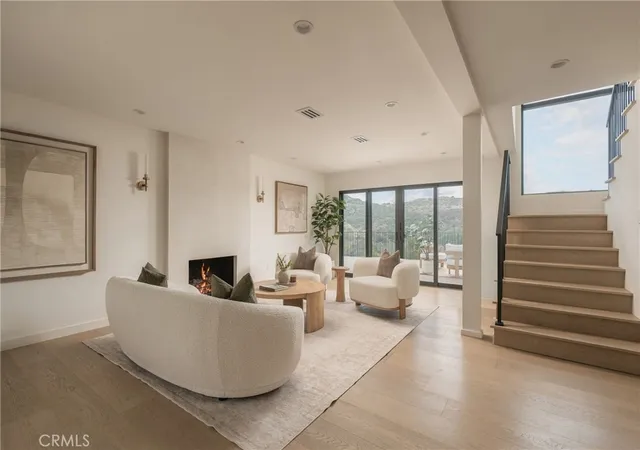 Photo 3 of Single family home for sale at 4335 Chaumont Rd, Woodland Hills, CA 91364 | MLS# SR26211211 | Listing updated on 2026-10-09