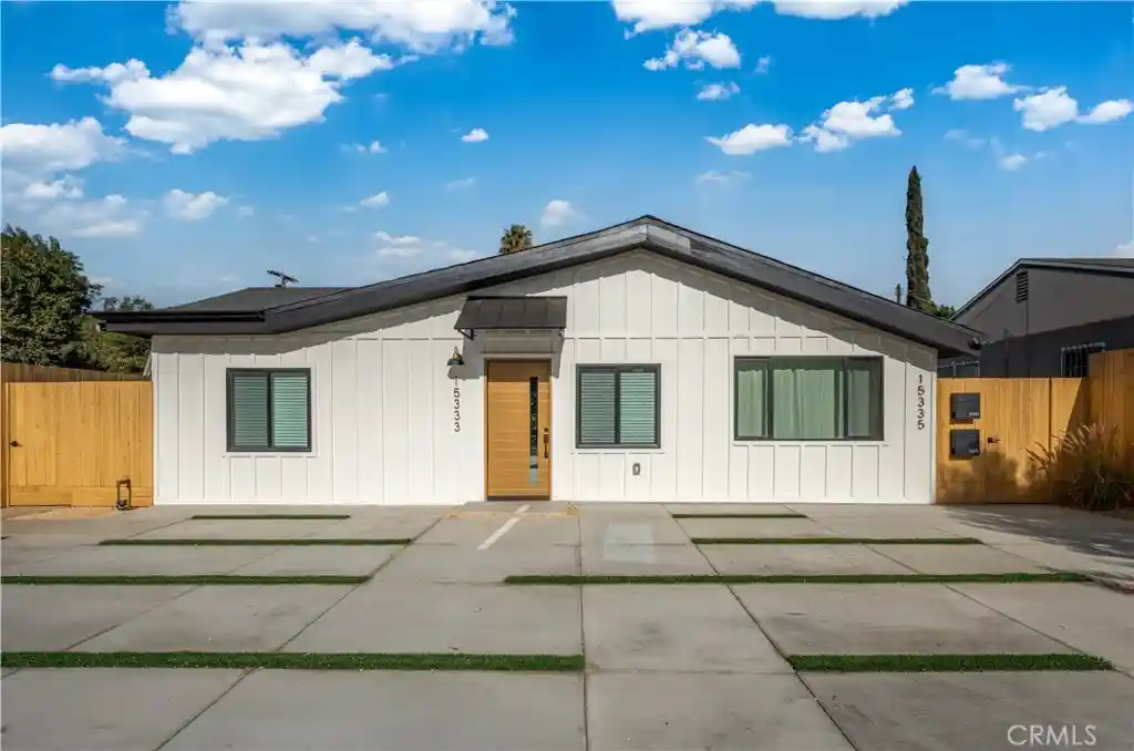 Photo 1 of Single family home for sale at 15331 Lemay St, Van Nuys, CA 91406 | MLS# DW26210804 | Listing updated on 2026-10-15
