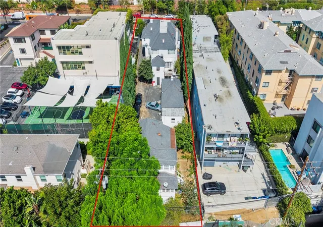 Photo 4 of House for sale at 8620 Holloway Dr, West Hollywood, CA 90069 | MLS# SR26211226 | Listing updated on 2026-09-29
