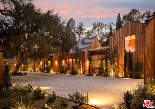 Photo 2 of Mansion for sale at 3405 Fryman Rd, Studio City, CA 91604 | MLS# 26993925 | Listing updated on 2026-10-06