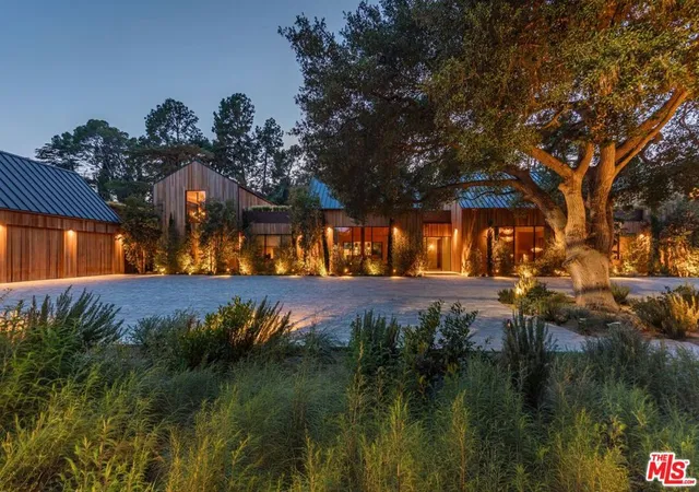 Photo 3 of Mansion for sale at 3405 Fryman Rd, Studio City, CA 91604 | MLS# 26993925 | Listing updated on 2026-10-06