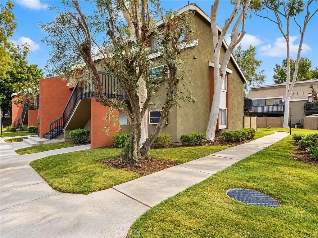 Listing Photo 1 - Condo for sale in 6681 Caro St located at 6681 Caro St, Paramount, CA 90723 - Unit #75