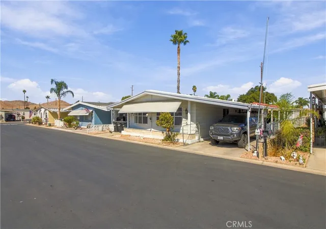 Photo 1 of Manufactured home for sale at 601 N Kirby St #286, Hemet, CA 92545 | MLS# OC26208260 | Listing updated on 2026-10-10
