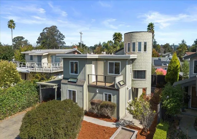 Photo 2 of Single family home for sale at 526 Middlefield Dr, Aptos, CA 95003 | MLS# ML82062544 | Listing updated on 2026-10-12