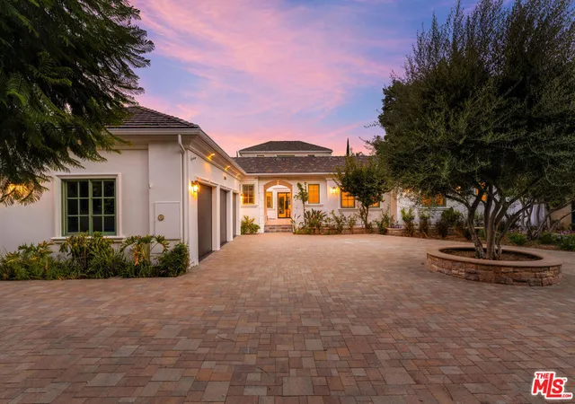 Photo 1 of Mansion for sale at 23334 Ostronic Dr, Woodland Hills, CA 91367 | MLS# 26991905 | Listing updated on 2026-10-06
