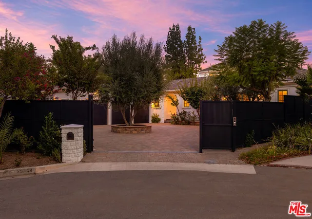 Photo 2 of Mansion for sale at 23334 Ostronic Dr, Woodland Hills, CA 91367 | MLS# 26991905 | Listing updated on 2026-10-06
