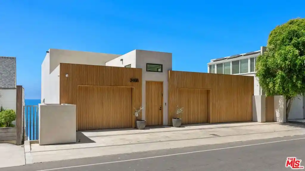Photo 1 of Single family home for sale at 24818 Malibu Rd, Malibu, CA 90265 | MLS# 26993335 | Listing updated on 2026-10-12