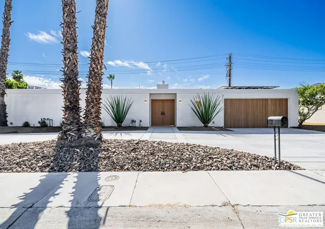 Photo 3 of Single family home for sale at 3111 E San Juan Rd, Palm Springs, CA 92262 | MLS# 26994029PS | Listing updated on 2026-10-06