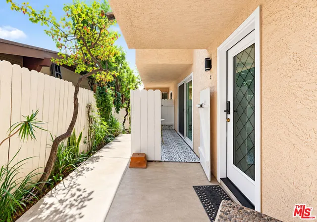 Photo 3 of Condo for sale at 1917 11th Street #2, Santa Monica, CA 90404 | MLS# 26993179 | Listing updated on 2026-10-09