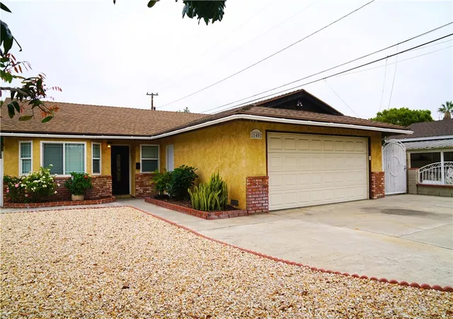 Photo 2 of Single family home for sale at 140 S Topanga, Anaheim, CA 92804 | MLS# OC26211490 | Listing updated on 2026-10-10
