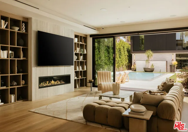 Photo 2 of Mansion for sale at 528 Marguerita Ave, Santa Monica, CA 90402 | MLS# 26869325 | Listing updated on 2026-10-09