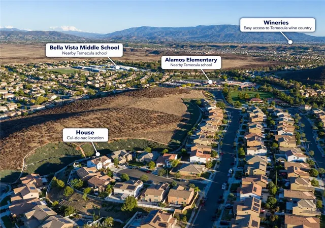 Photo 3 of Single family home for sale at 31245 Ivy Hl Ct, Murrieta, CA 92563 | MLS# SW26211723 | Listing updated on 2026-10-05