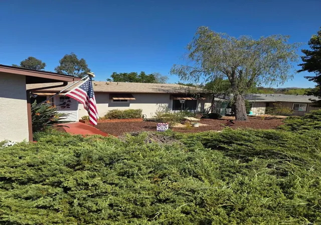 Photo 3 of Single family home for sale at 1020 La Solana, Fallbrook, CA 92028 | MLS# NDP2609027 | Listing updated on 2026-10-04