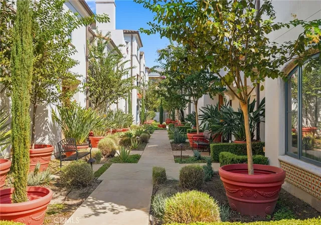Photo 2 of Townhouse for sale at 188 S Sierra Madre Blvd #4, Pasadena, CA 91107 | MLS# WS26211052 | Listing updated on 2026-10-10