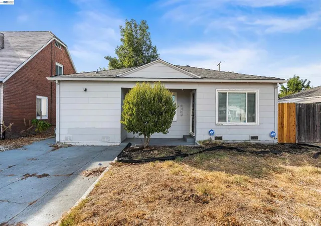 Photo 1 of Sale Pending at 2623 Ensenada Way, Sacramento, CA 95815 | MLS# 41149684 | Listing updated on 2026-10-09