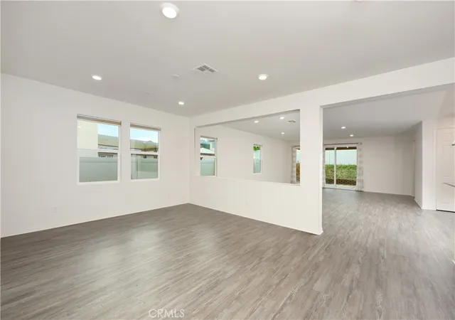 Photo 3 of Single family home for sale at 30531 Silky Lupine, Murrieta, CA 92563 | MLS# DW26211685 | Listing updated on 2026-10-10