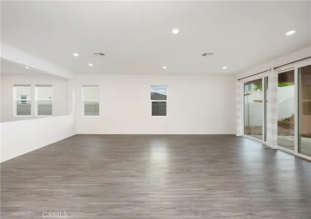 Photo 4 of Single family home for sale at 30531 Silky Lupine, Murrieta, CA 92563 | MLS# DW26211685 | Listing updated on 2026-10-10