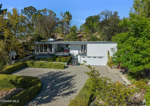 Photo 1 of Single family home for sale at 1082 La Cresta Dr, Thousand Oaks, CA 91362 | MLS# 226004624 | Listing updated on 2026-10-08