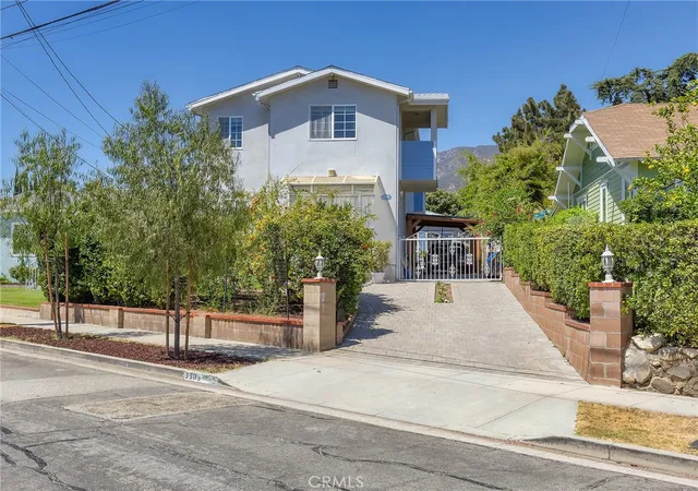Photo 1 of Single family home for sale at 3305 Community Ave, La Crescenta, CA 91214 | MLS# BB26208283 | Listing updated on 2026-10-04