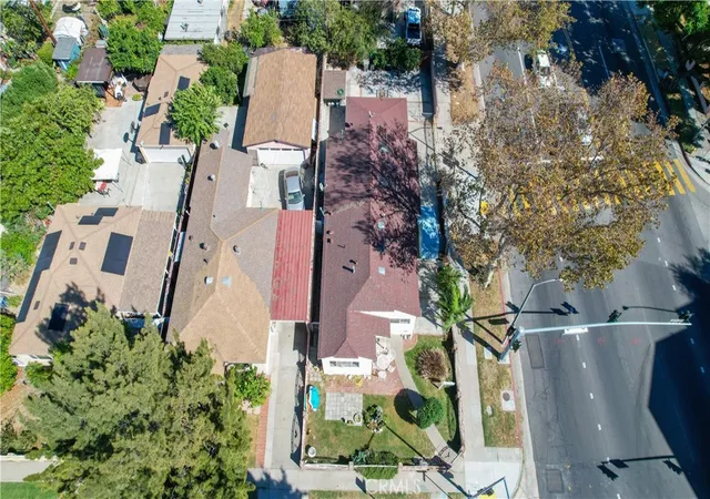 Photo 3 of Single family home for sale at 10970 Ruth St, Lynwood, CA 90262 | MLS# IG26211240 | Listing updated on 2026-10-07