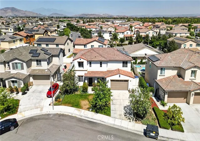 Photo 2 of Single family home for sale at 4914 Horse Chestnut, Jurupa Valley, CA 91752 | MLS# CV26208998 | Listing updated on 2026-10-11