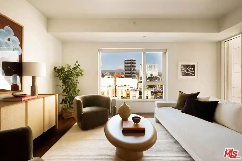 Condo for sale at 6250 Hollywood Blvd #7G, Los Angeles, CA 90028 | MLS# 26994035