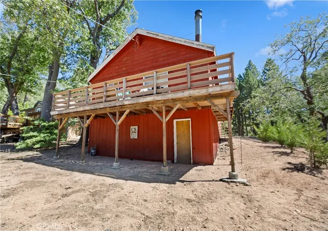 Photo 2 of Single family home for sale at 33616 Holcomb Crk, Green Valley Lake, CA 92341 | MLS# IV26209648 | Listing updated on 2026-10-02