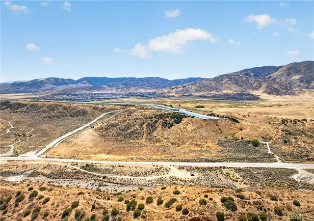 Land for sale at 0 Rd Vic 80th Vac Elizabeth Lake, Leona Valley, CA 93551 | MLS# SR26211928