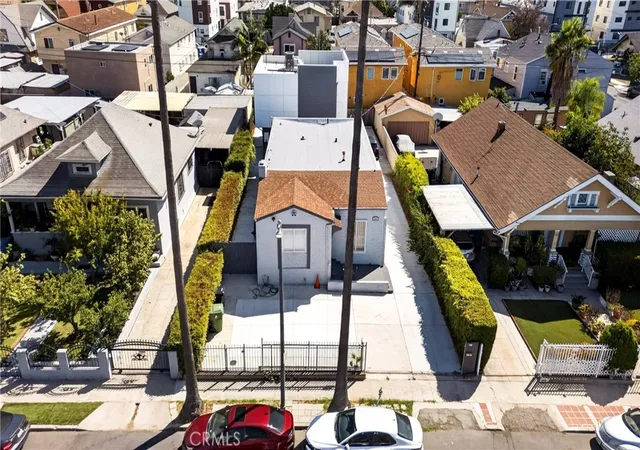Photo 3 of Multi family home for sale at 1302 West 35th, Los Angeles, CA 90007 | MLS# PW26208614 | Listing updated on 2026-10-09