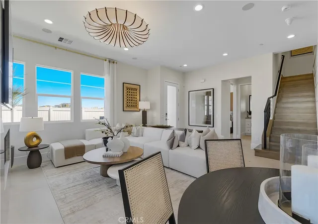 Listing Photo 4 - Condo for sale in building located at 2445 Liv Wy, Montebello, CA 90640