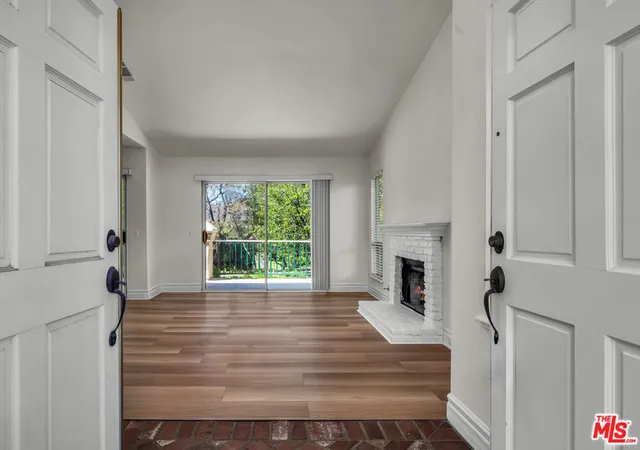 Photo 2 of Condo for sale at 455 Kennerick Ln, Simi Valley, CA 93065 | MLS# 26993745 | Listing updated on 2026-10-07