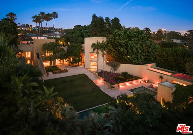Photo 27 of Mansion for sale at 223 N Carmelina Ave, Los Angeles, CA 90049 | MLS# 26989257 | Listing updated on 2026-10-09