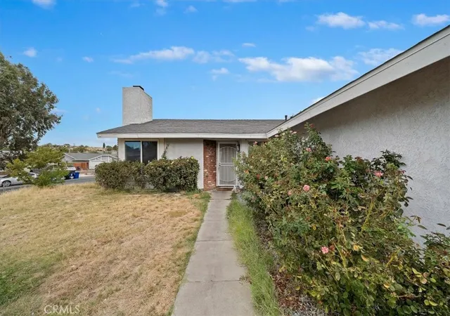 Photo 3 of Single family home for sale at 14399 Navarro Ct, Victorville, CA 92395 | MLS# CV26197375 | Listing updated on 2026-09-30