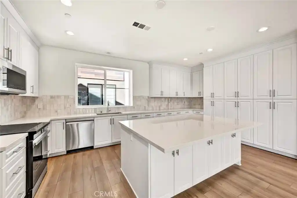 Listing Photo 1 - Condo for sale in 5804 Linden Ave located at 5804 Linden Ave, Long Beach, CA 90805 - Unit 5804 Linden Ave