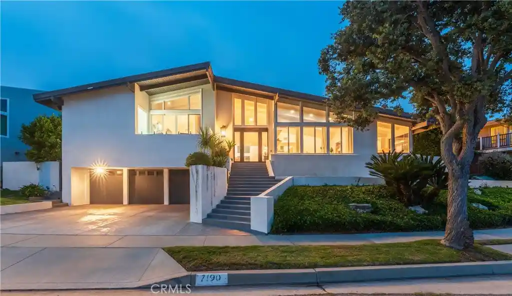 Photo 1 of Single family home for sale at 7190 Crest, Rancho Palos Verdes, CA 90275 | MLS# PV26211994 | Listing updated on 2026-10-29