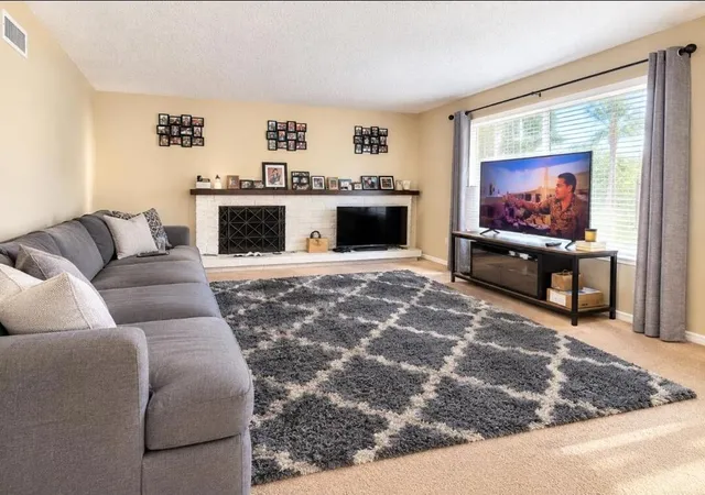 Listing Photo 2 - Condo for sale in building located at 1772 N Widdows Wy, Orange, CA 92865 - Unit #1