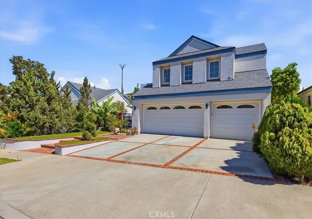 Photo 3 of Single family home for sale at 29852 Running Deer, Laguna Niguel, CA 92677 | MLS# IG26198678 | Listing updated on 2026-10-11