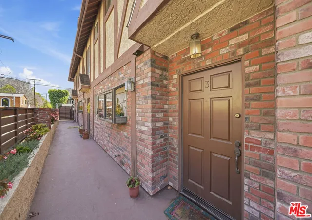 Condo for sale at 2325 20th Street #3, Santa Monica, CA 90405 | MLS# 26985323