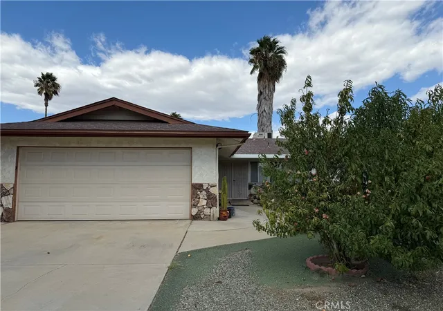 Photo 3 of Single family home for sale at 672 Central Ave W, Hemet, CA 92543 | MLS# SW26212354 | Listing updated on 2026-09-30