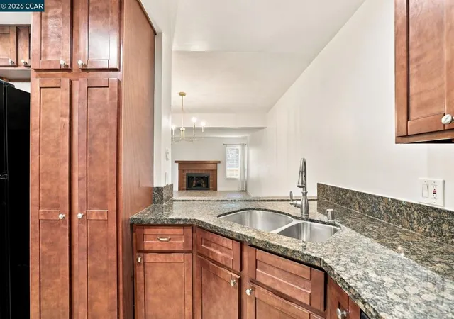 Listing Photo 3 - Condo for sale in building located at 1670 Clayton Rd, Concord, CA 94520 - Unit #3