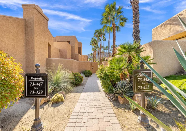 Listing Photo 5 - Condo for sale in building located at 73437 Foxtail Ln, Palm Desert, CA 92260
