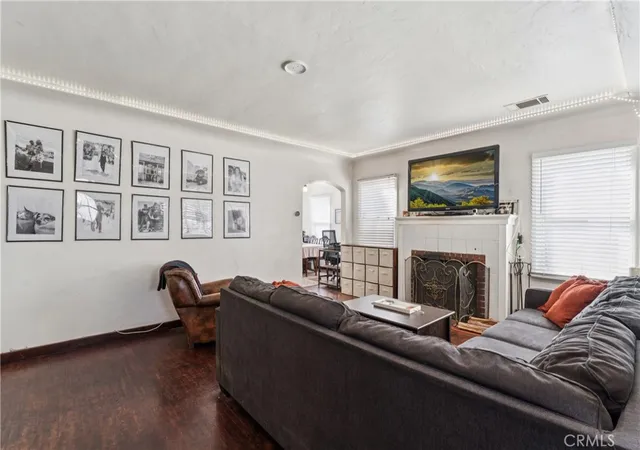 Photo 4 of House for sale at 6925 Barton, San Bernardino, CA 92404 | MLS# IG26212382 | Listing updated on 2026-09-30
