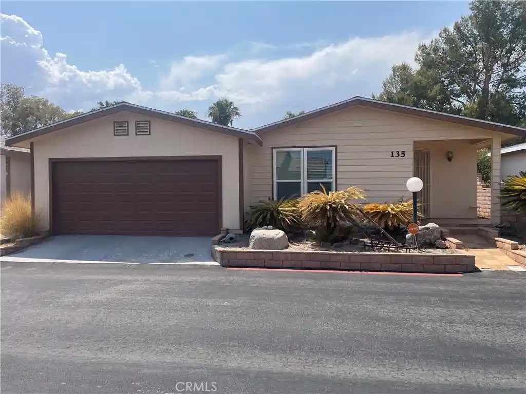 Listing Photo 1 - Condo for sale in 65565 Acoma Ave located at 65565 Acoma Ave, Desert Hot Springs, CA 92240 - Unit #135