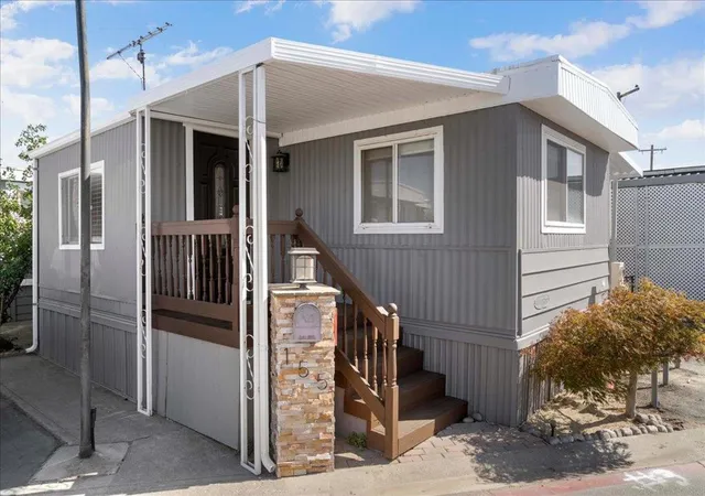 Photo 3 of Manufactured home for sale at 2150 Monterey Rd #155, San Jose, CA 95112 | MLS# ML82063019 | Listing updated on 2026-10-12