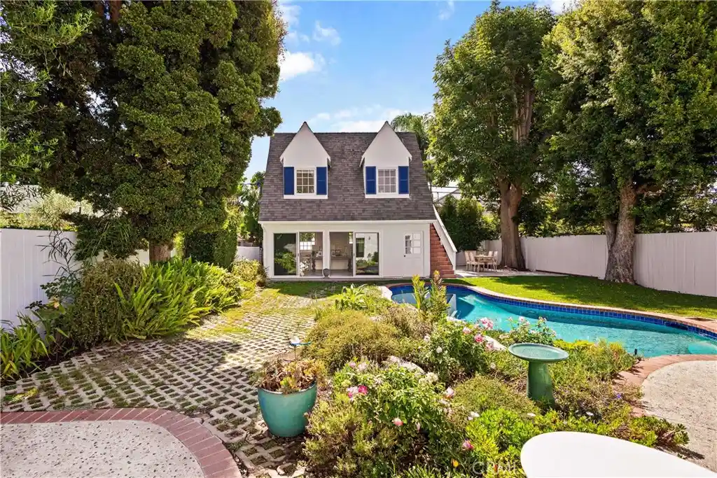 Single family home for sale at 2936 Castle Hts, Los Angeles, CA 90034 | MLS# TR26205370