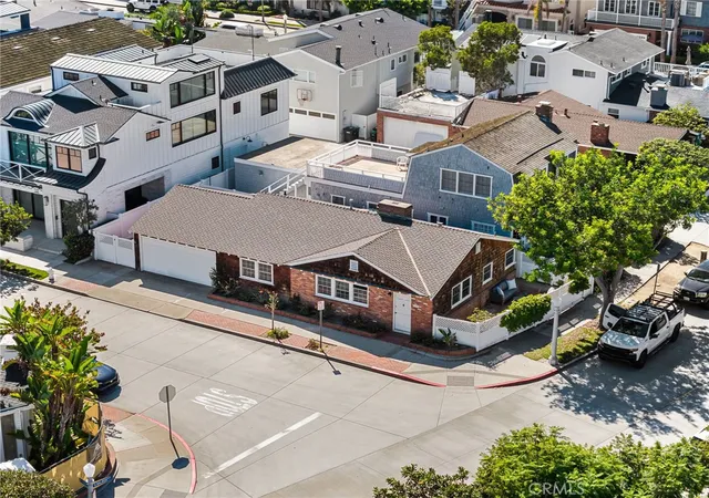 Single family home for sale at 449 M St, Newport Beach, CA 92661 | MLS# OC26211945
