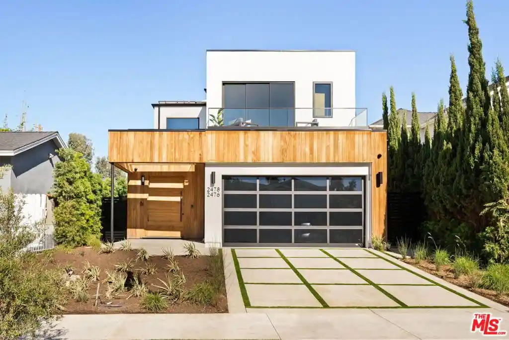 Single family home for sale at 2478 Louella Ave, Venice, CA 90291 | MLS# 26989339