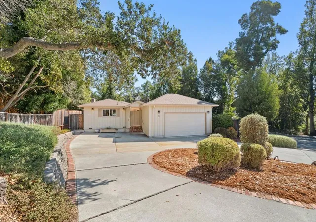 Photo 3 of Sale Pending at 22 Pasatiempo Dr, Santa Cruz, CA 95060 | MLS# ML82063050 | Listing updated on 2026-10-09